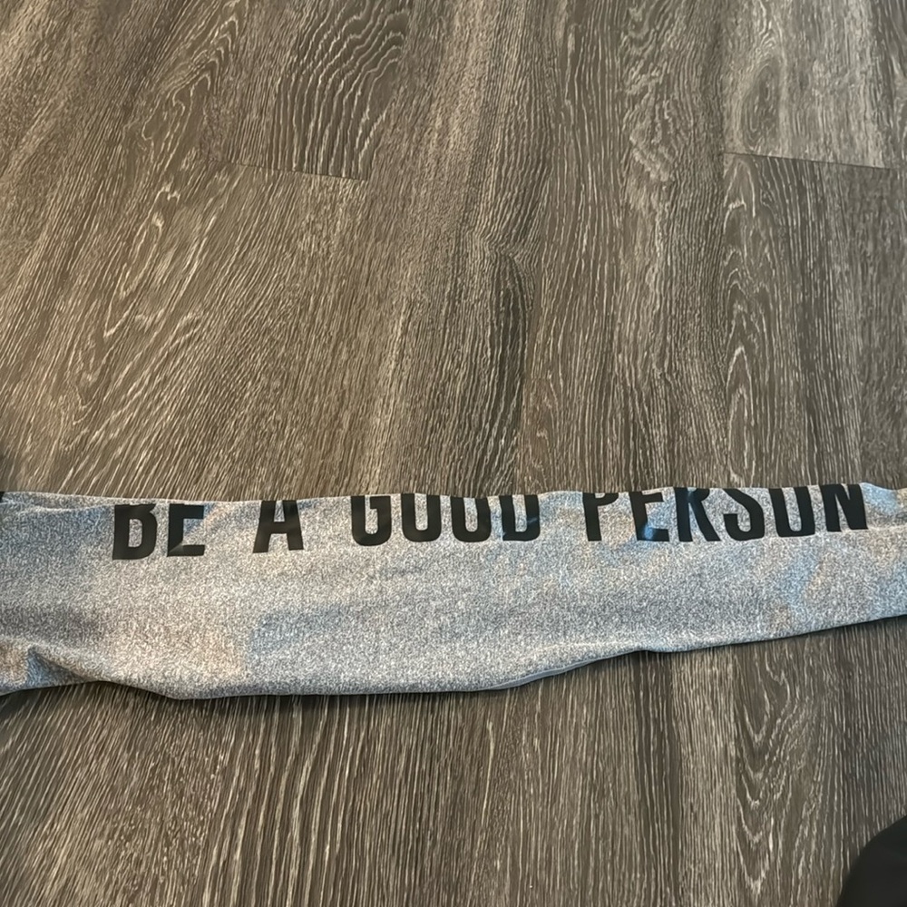 Be a good person leggings